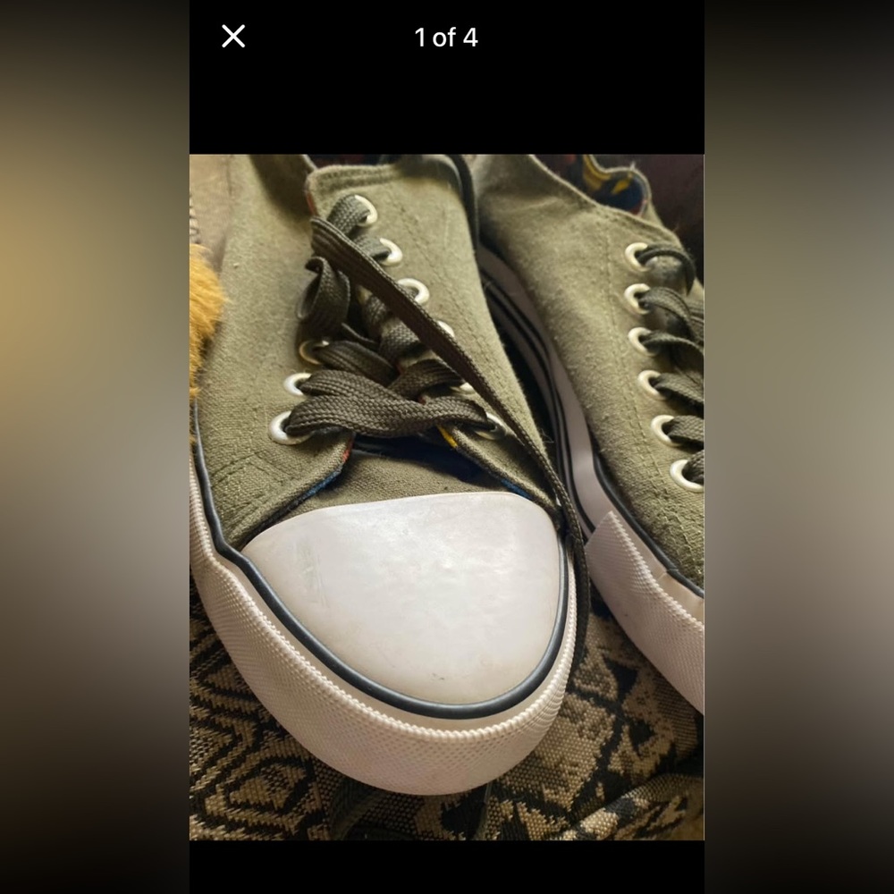 Tennis shoes 7